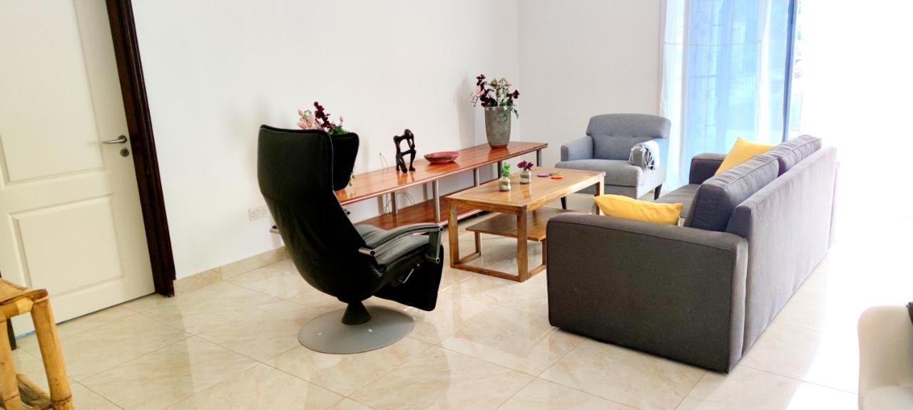 Dulaa Deema Residence Brufut Heights Tranquil Екстер'єр фото
